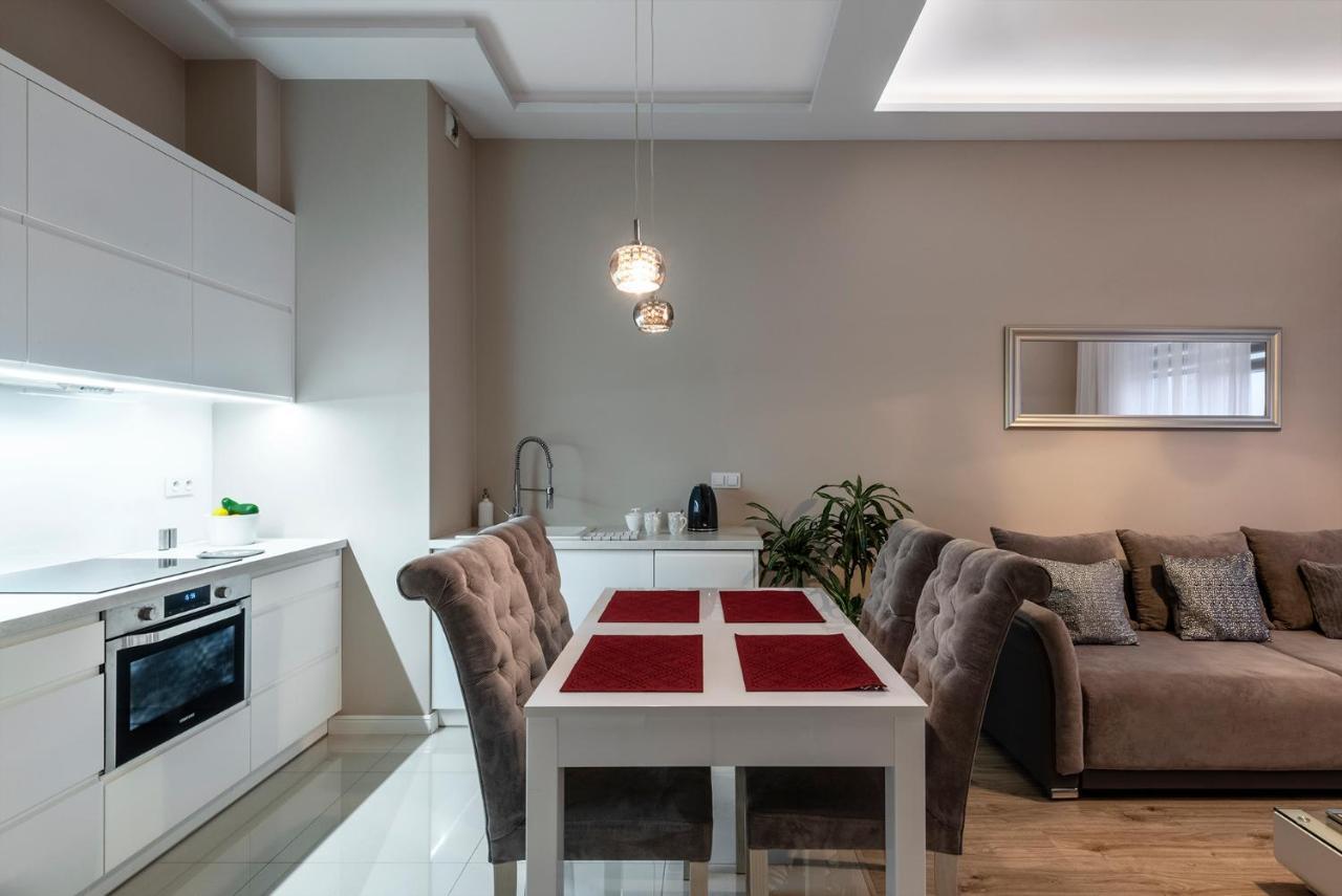 Ferienwohnung Warsaw - Aparts Lotnisko Okecie Exterior foto