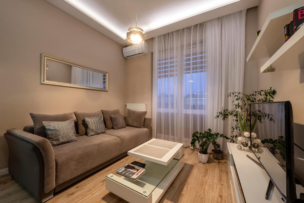 Ferienwohnung Warsaw - Aparts Lotnisko Okecie Exterior foto